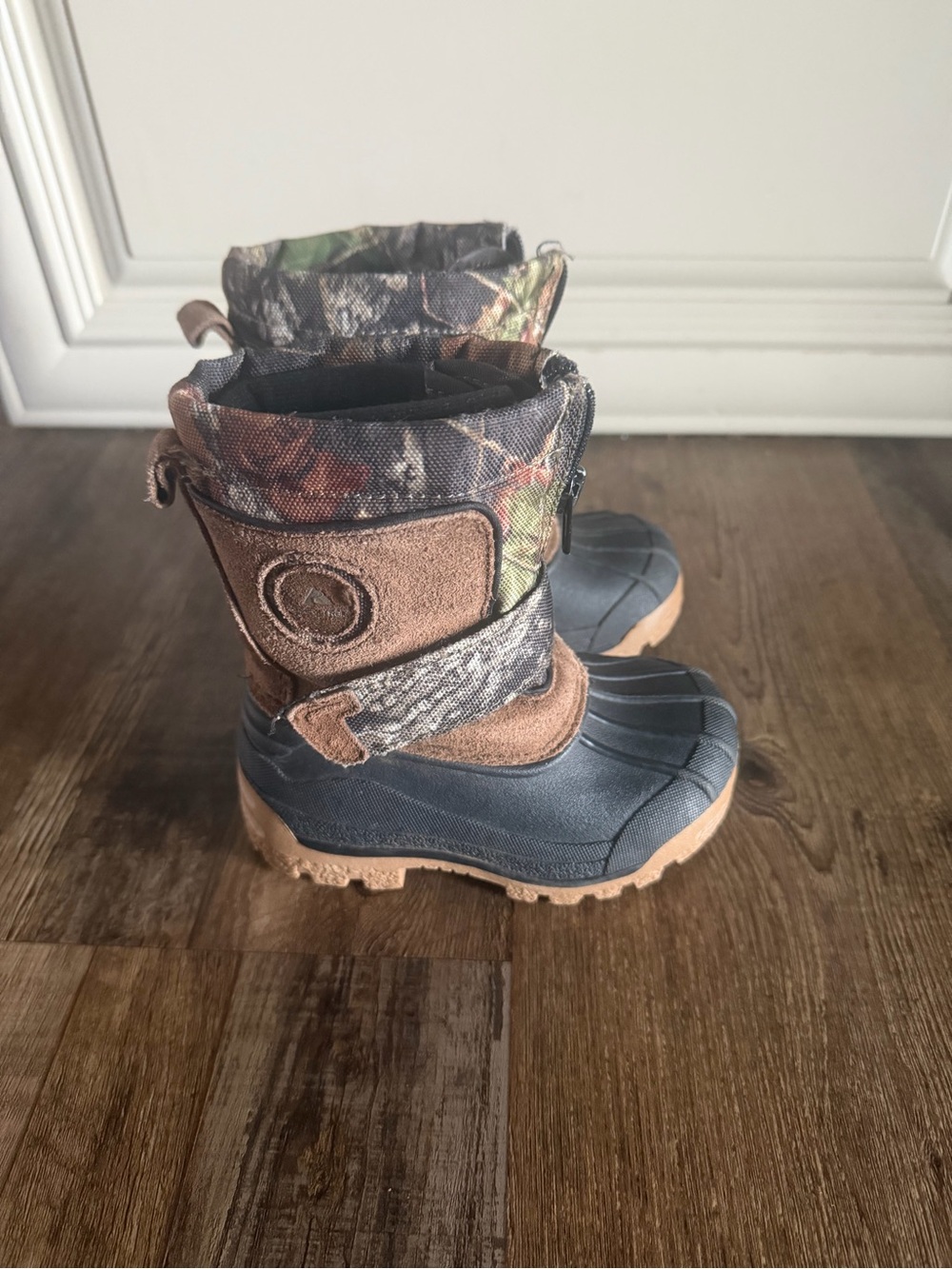 Ozark Trail Kids Camo Winter Snow Boots Size 6